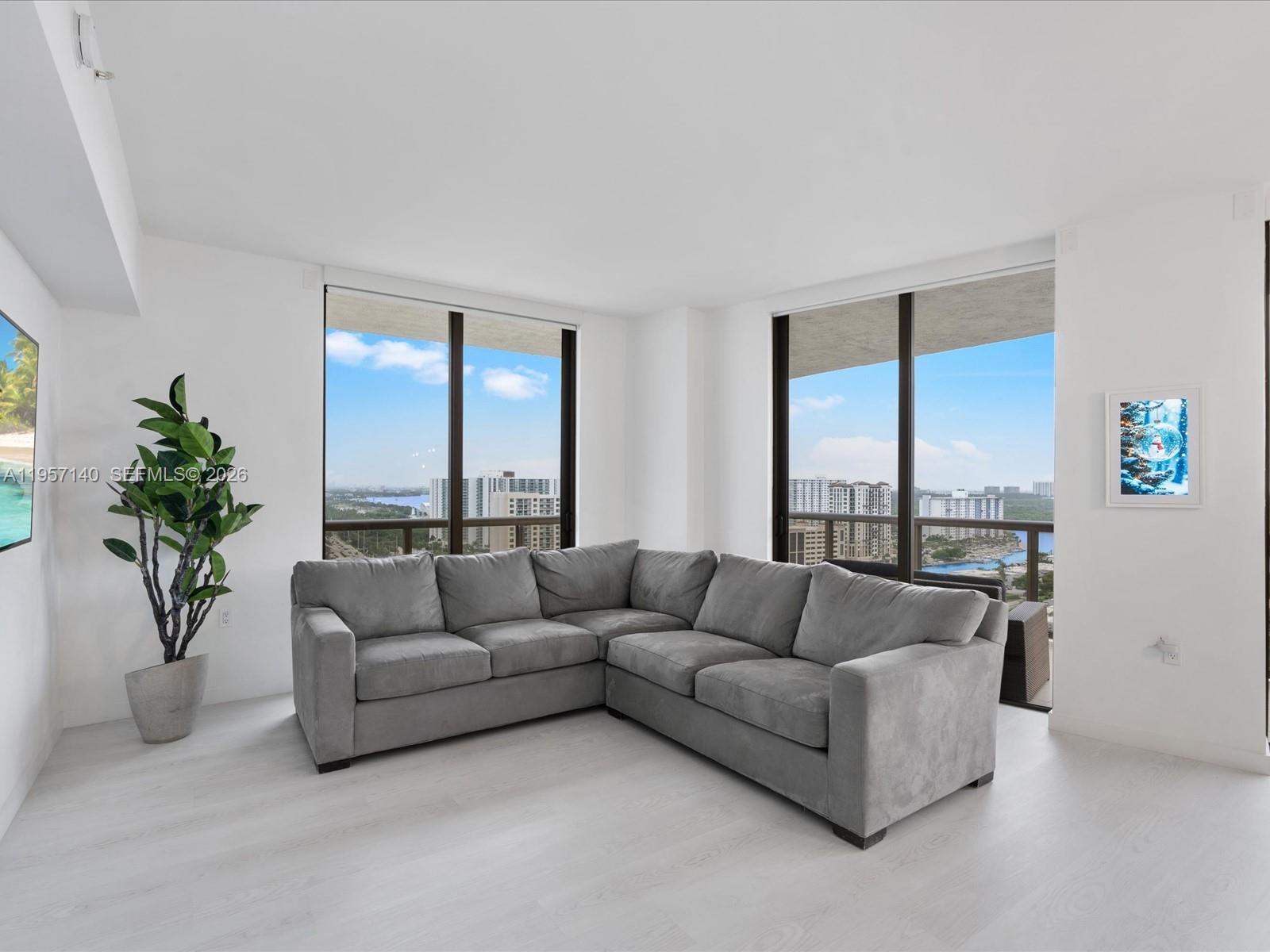 SAYAN CONDO - Residential