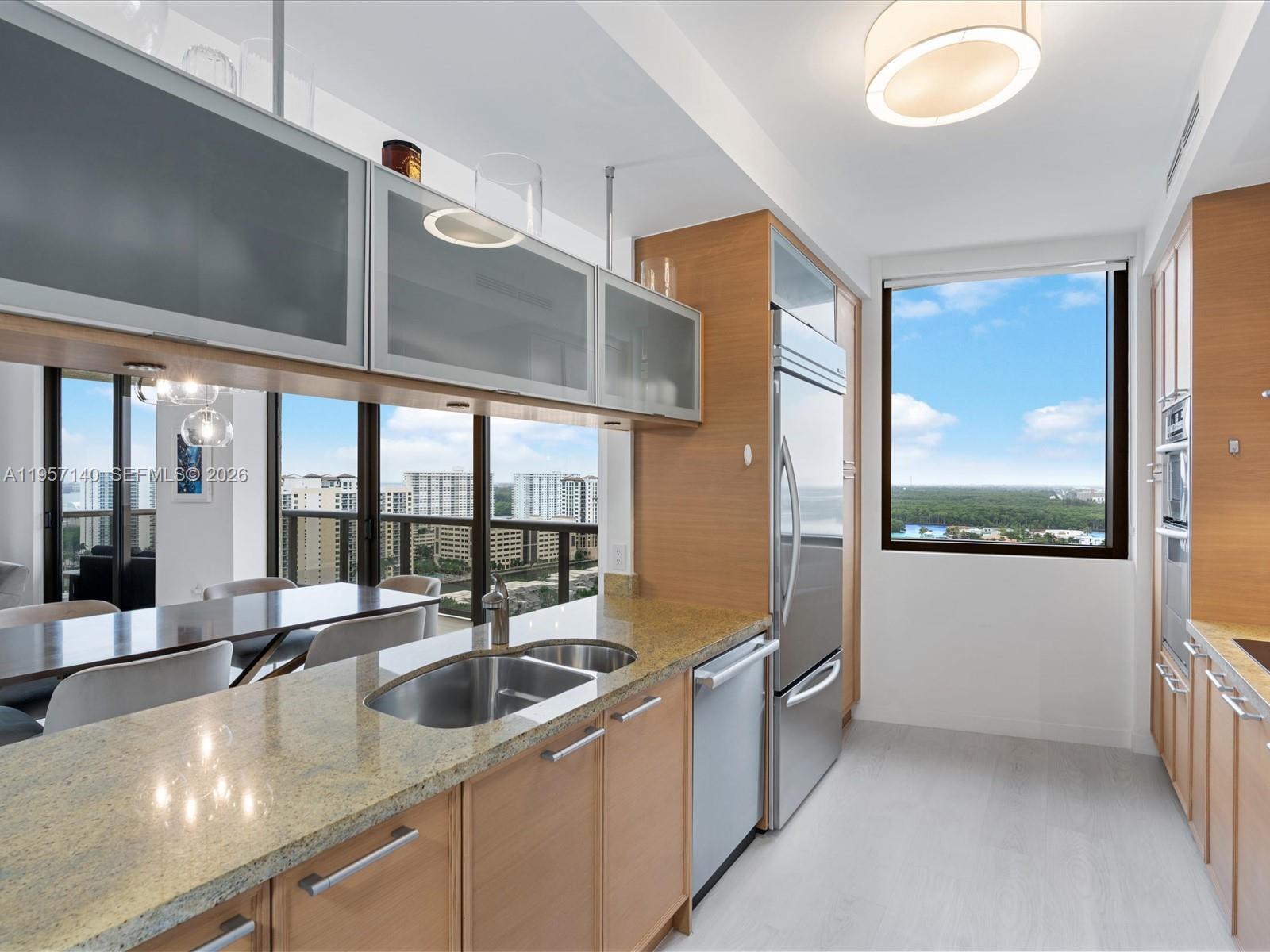 SAYAN CONDO - Residential