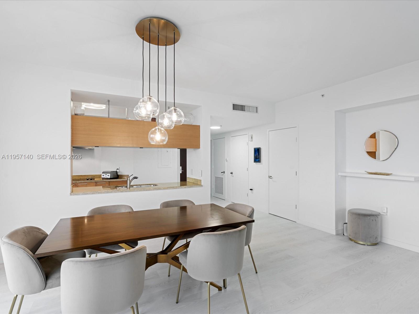 SAYAN CONDO - Residential