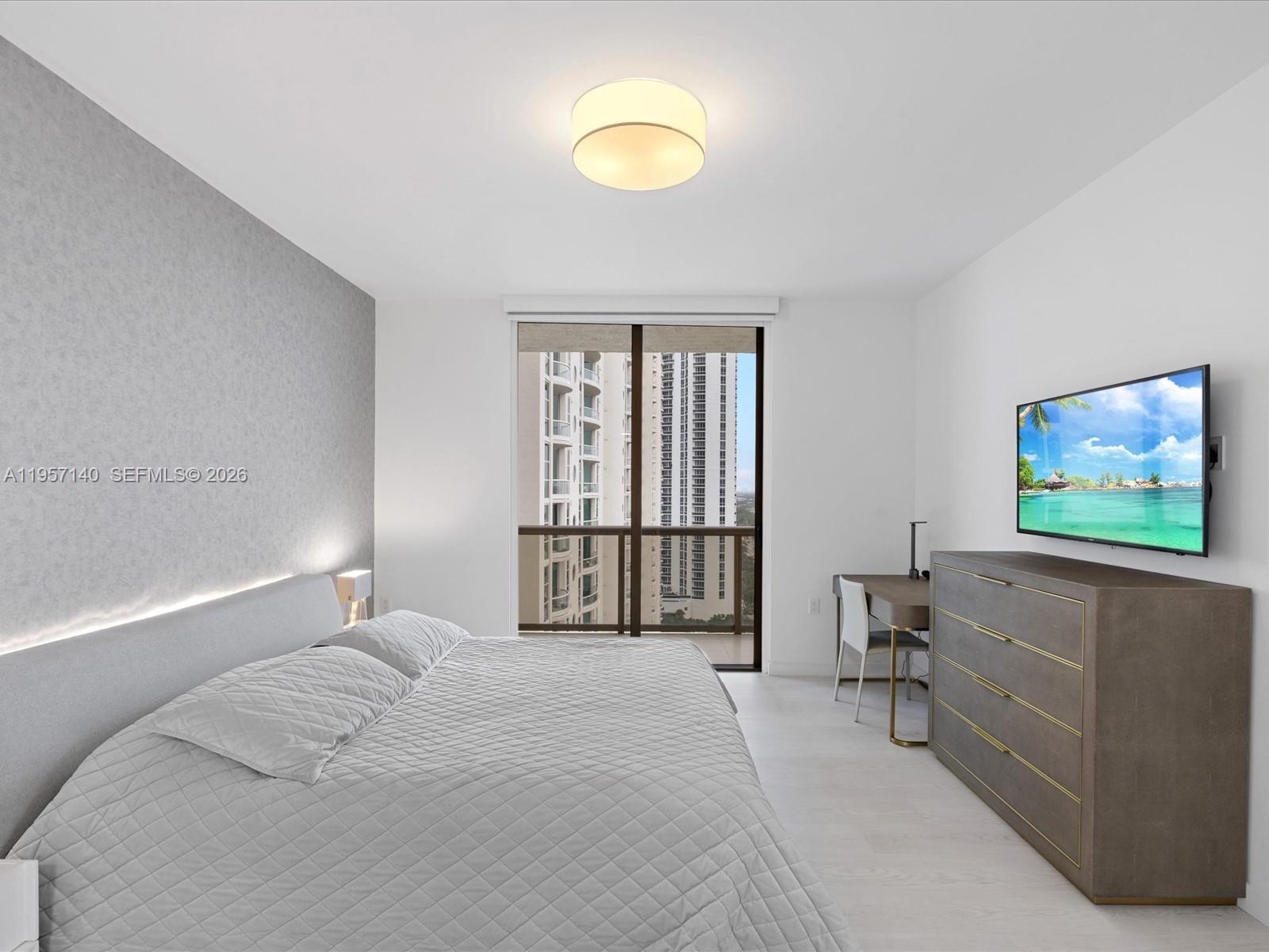 SAYAN CONDO - Residential