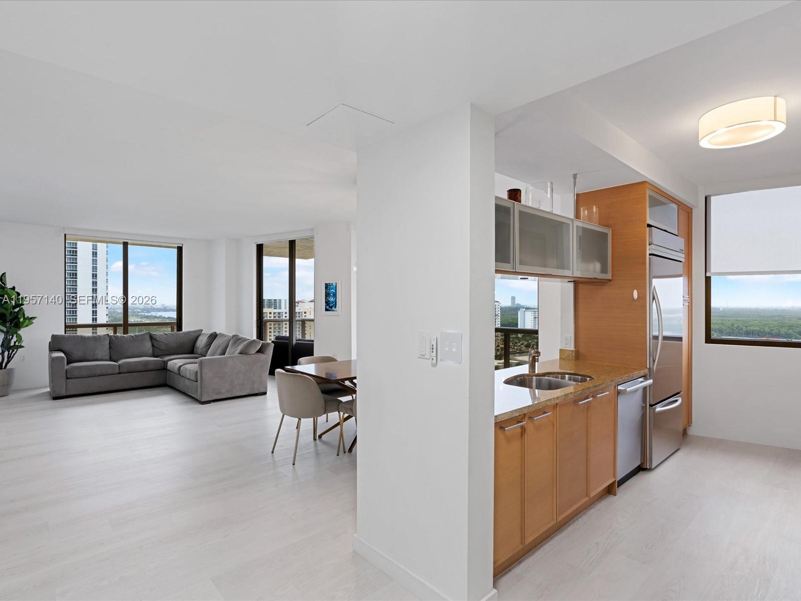 SAYAN CONDO - Residential