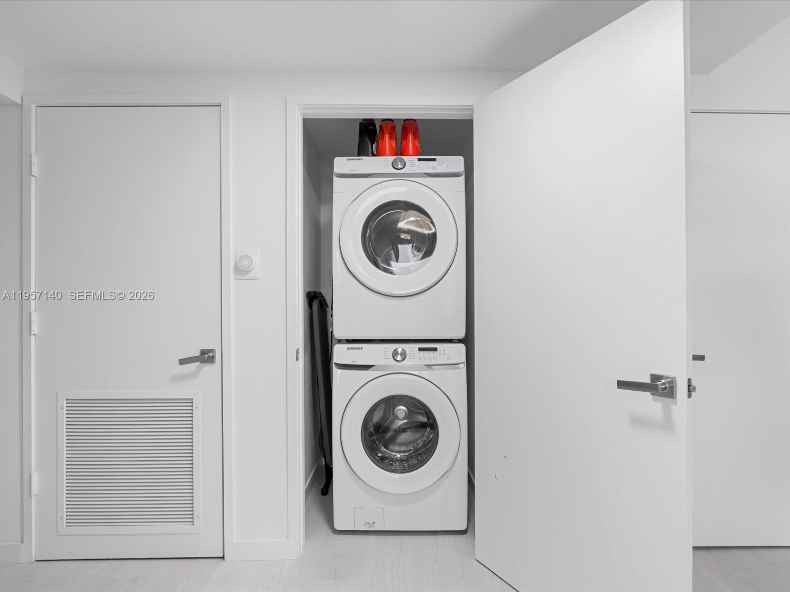 SAYAN CONDO - Residential