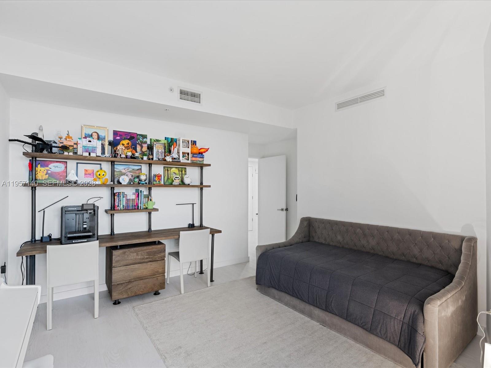 SAYAN CONDO - Residential