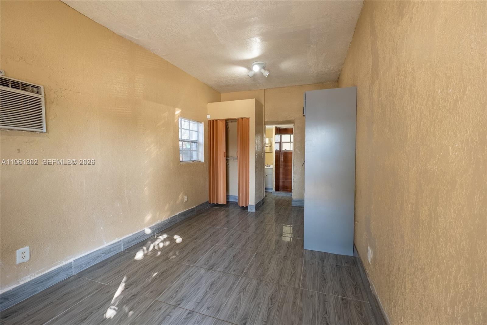 1ST ADDN HOME OWNERS PARA - Residential Income