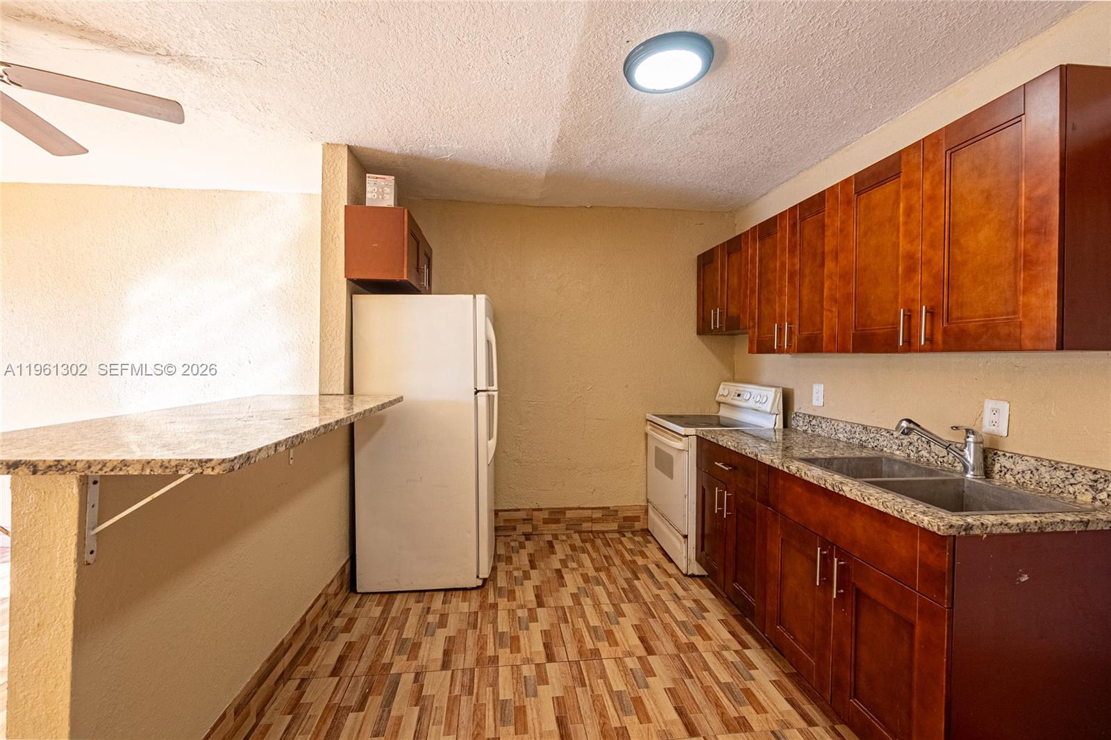 1ST ADDN HOME OWNERS PARA - Residential Income