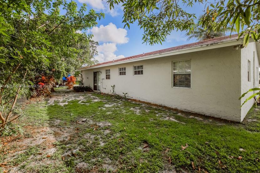 DELRAY SHORES - Residential Lease