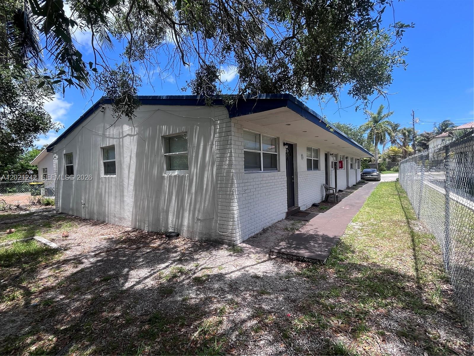 109 NW 14th Way 1-4