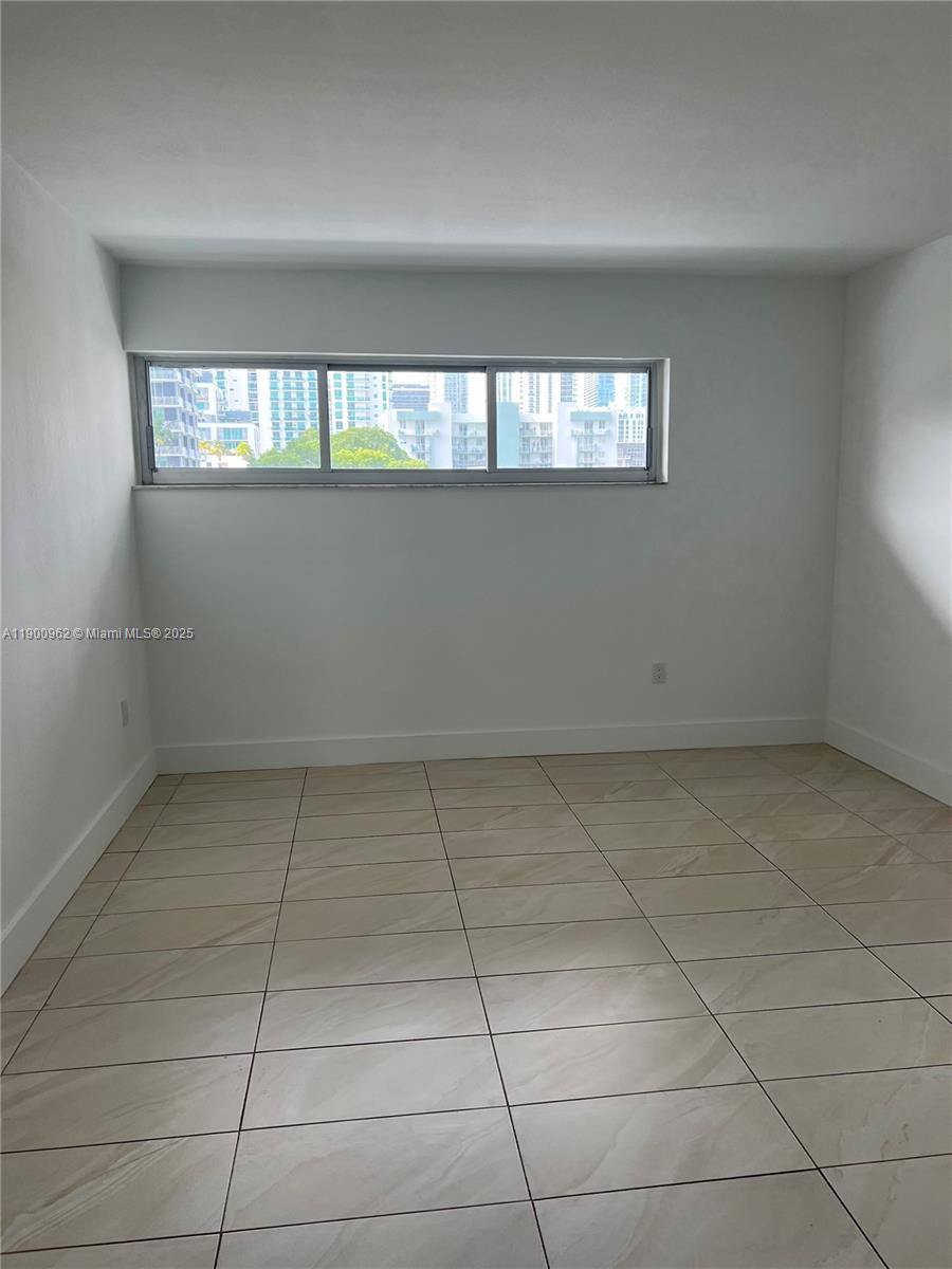 BAYONNE - Residential Lease