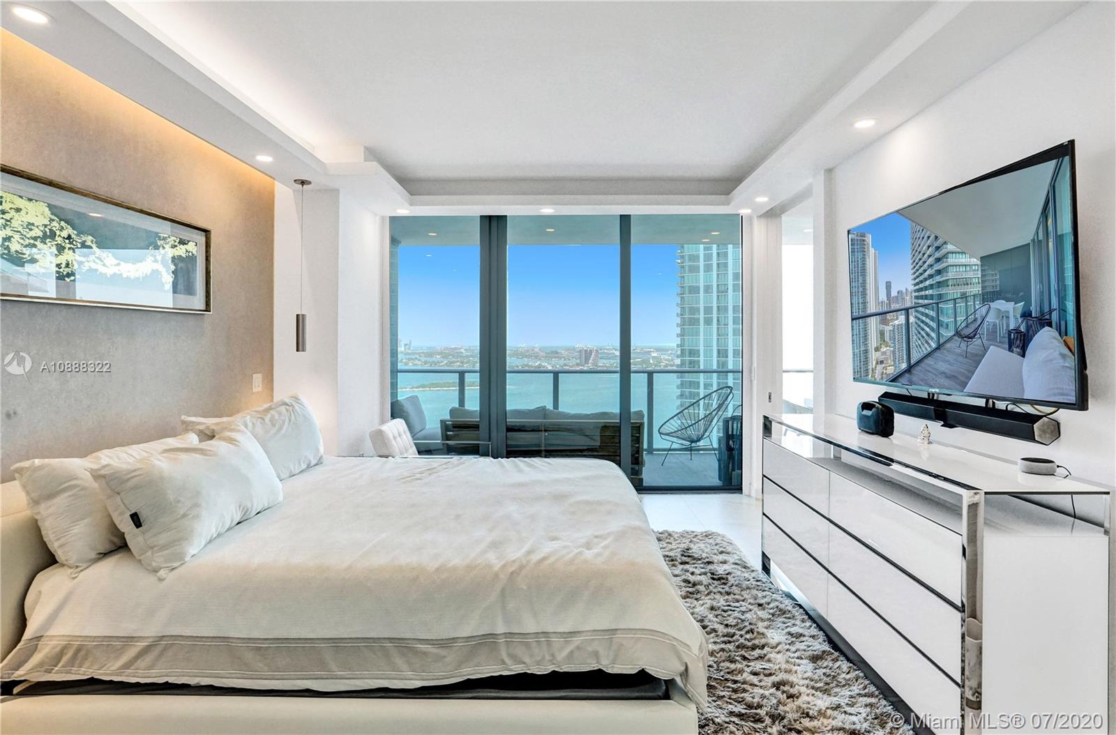 PARAISO BAY CONDO - Residential Lease