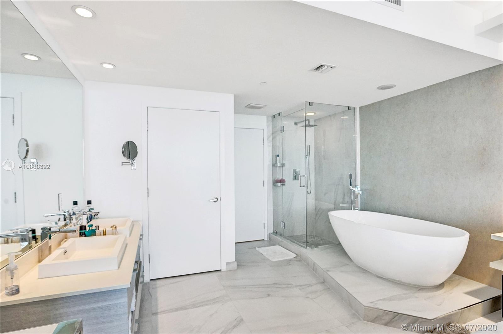 PARAISO BAY CONDO - Residential Lease