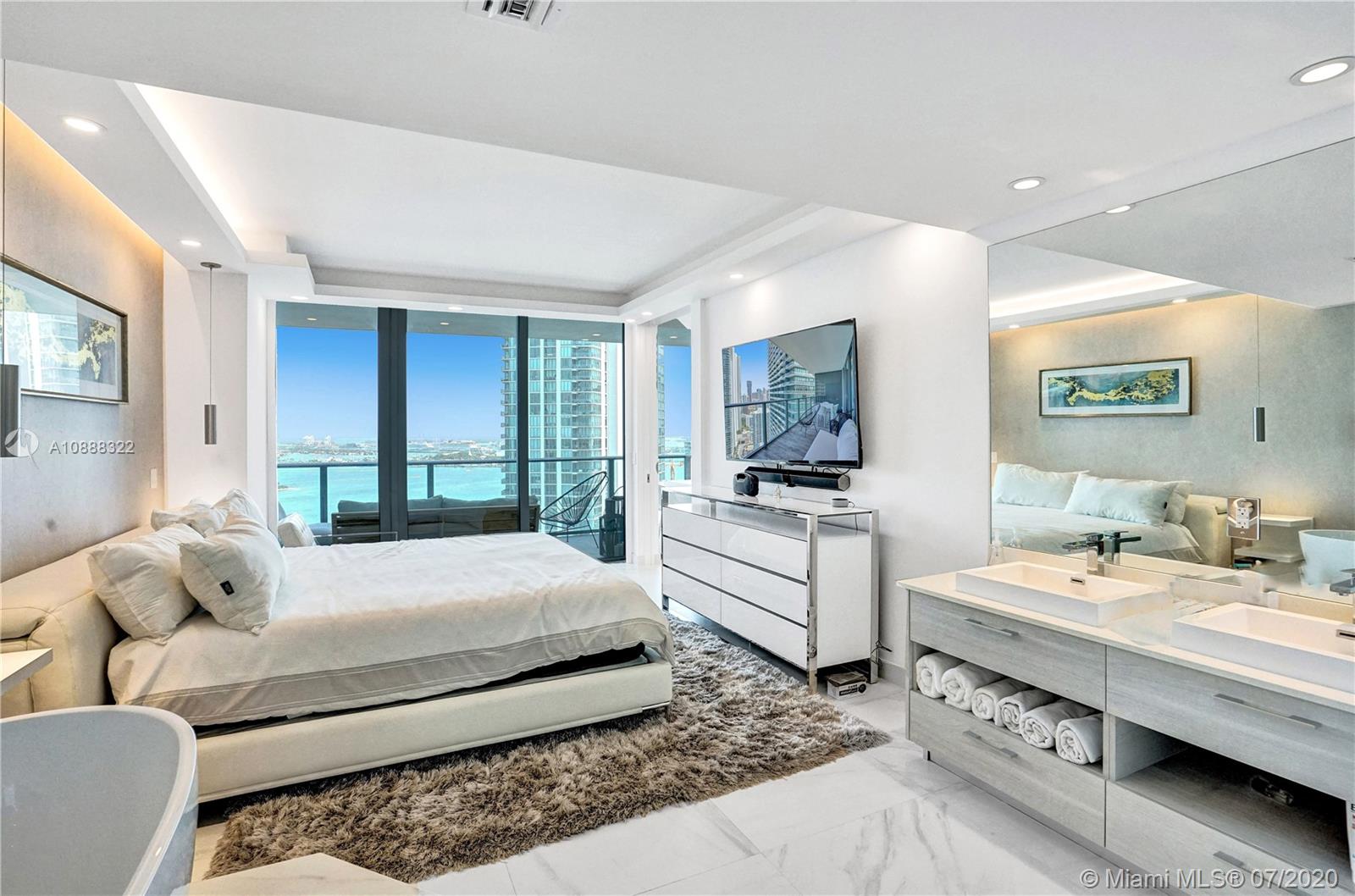 PARAISO BAY CONDO - Residential Lease