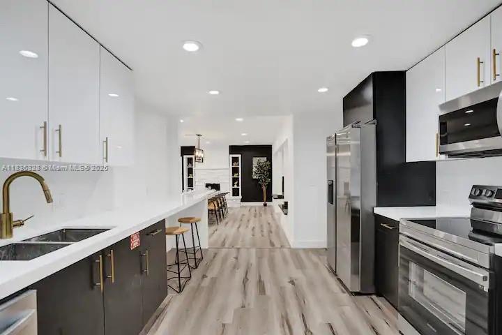 2100 SW 28th Way