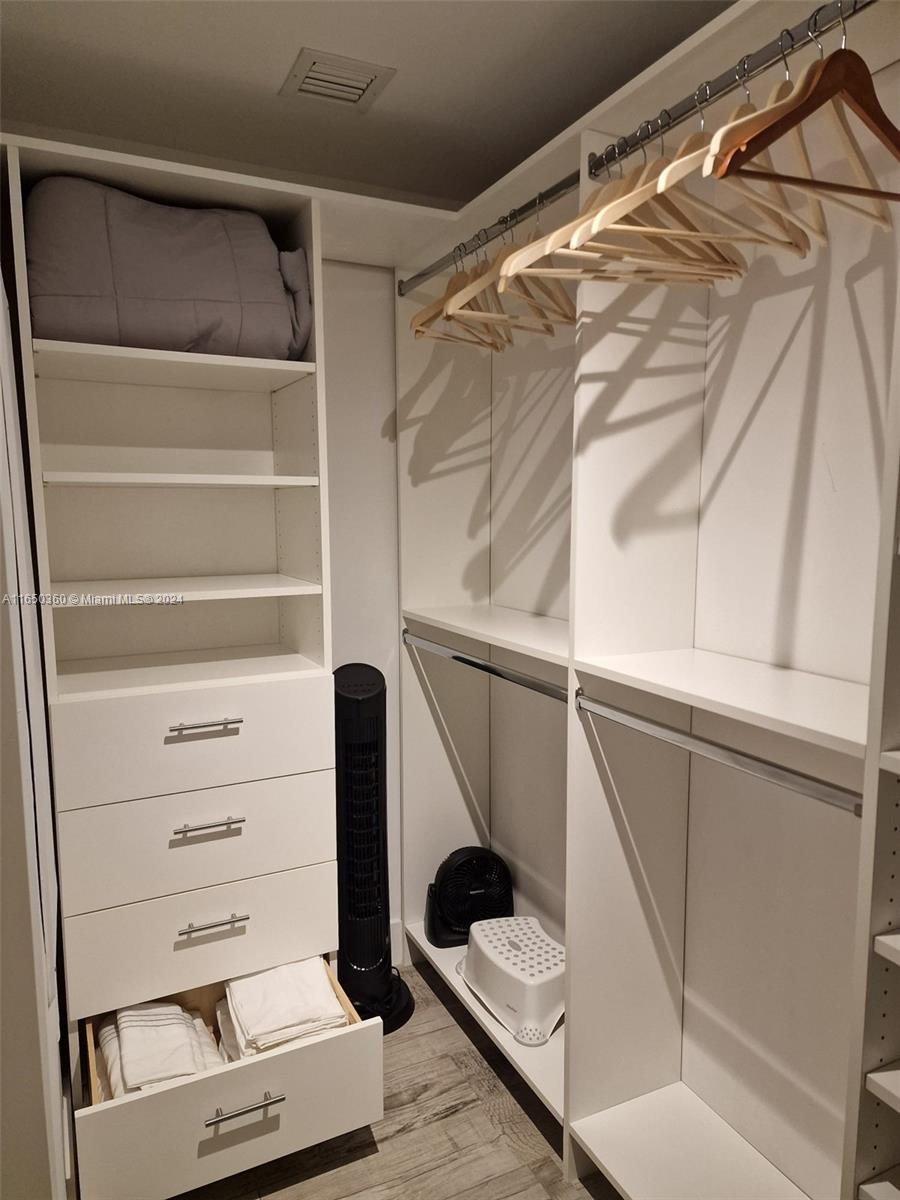 BRICKELLHOUSE CONDO - Residential