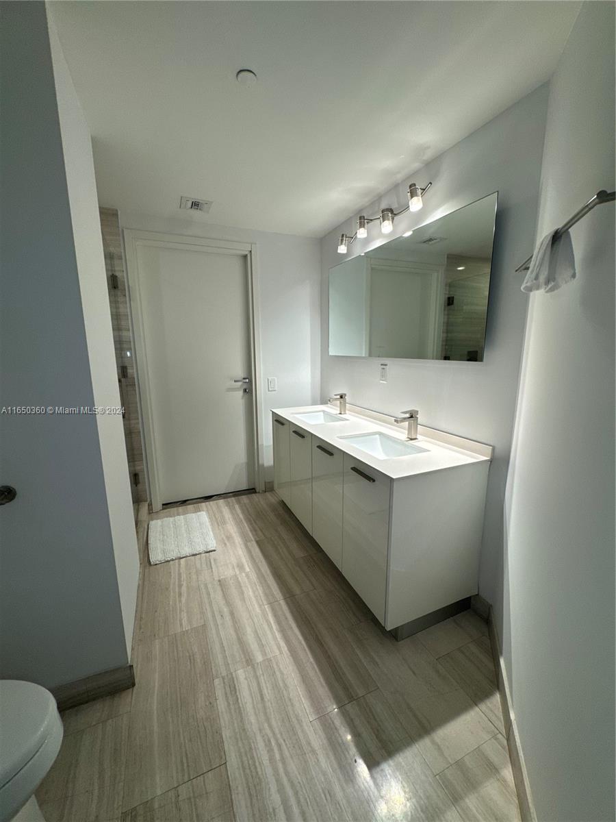 BRICKELLHOUSE CONDO - Residential