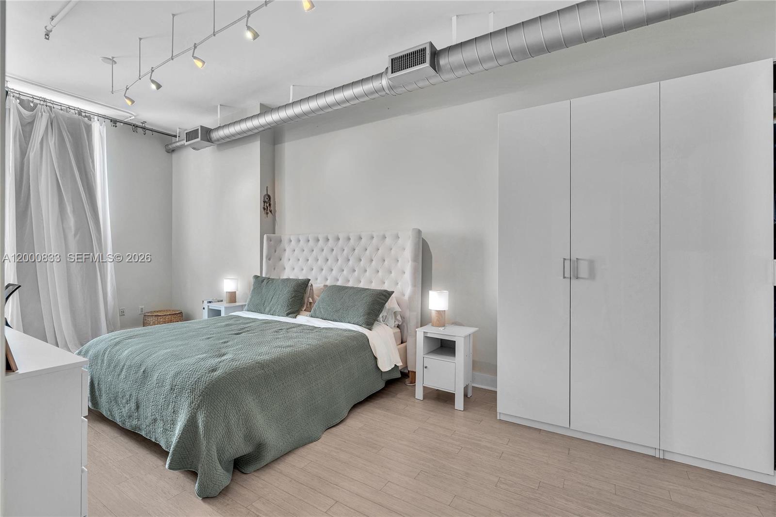 UPTOWN MARINA LOFTS CONDO - Residential