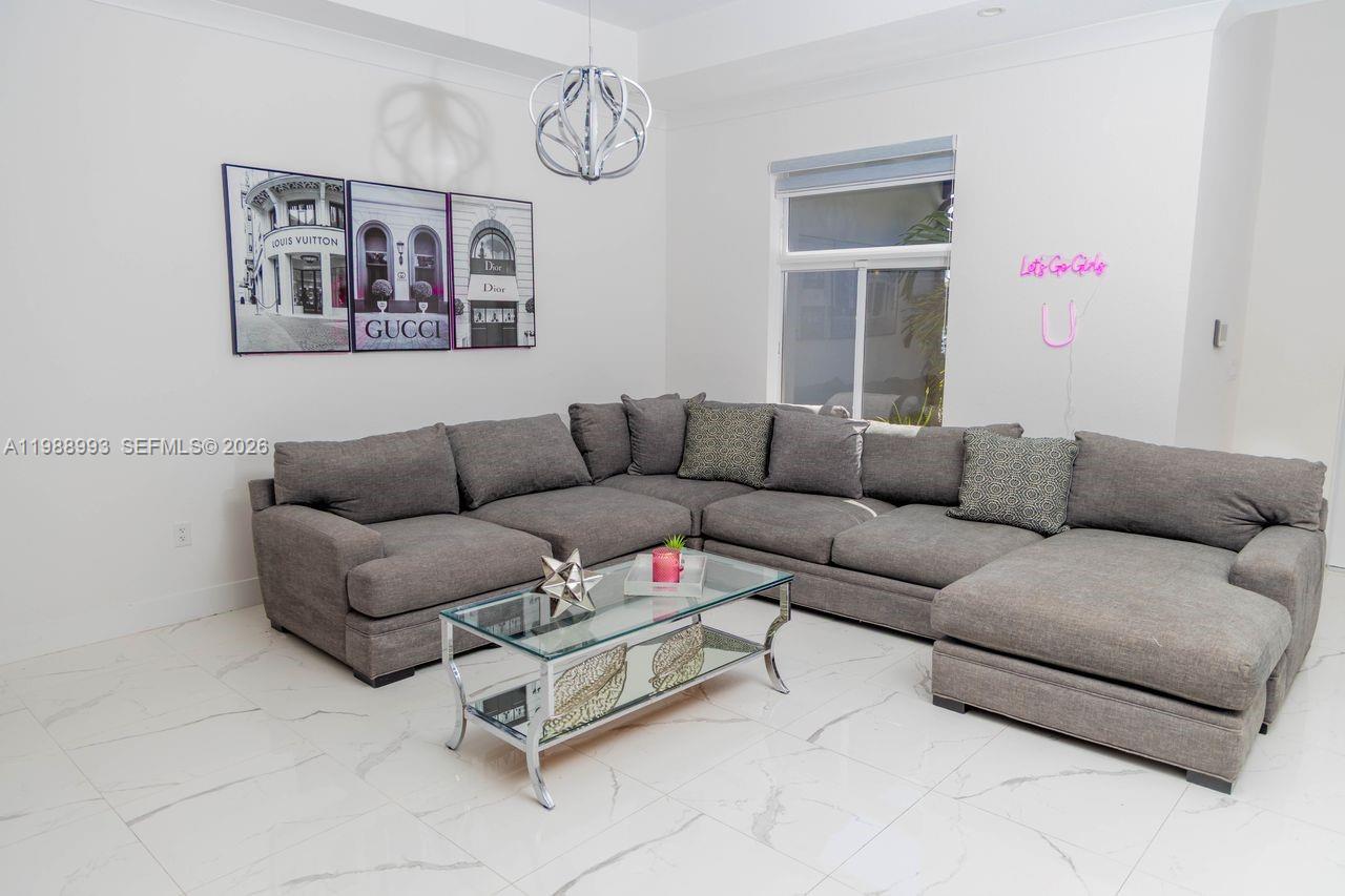 THE REDLANDS SEC 4 - Residential Lease