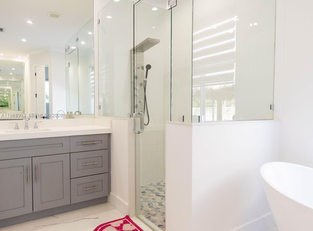 THE REDLANDS SEC 4 - Residential Lease