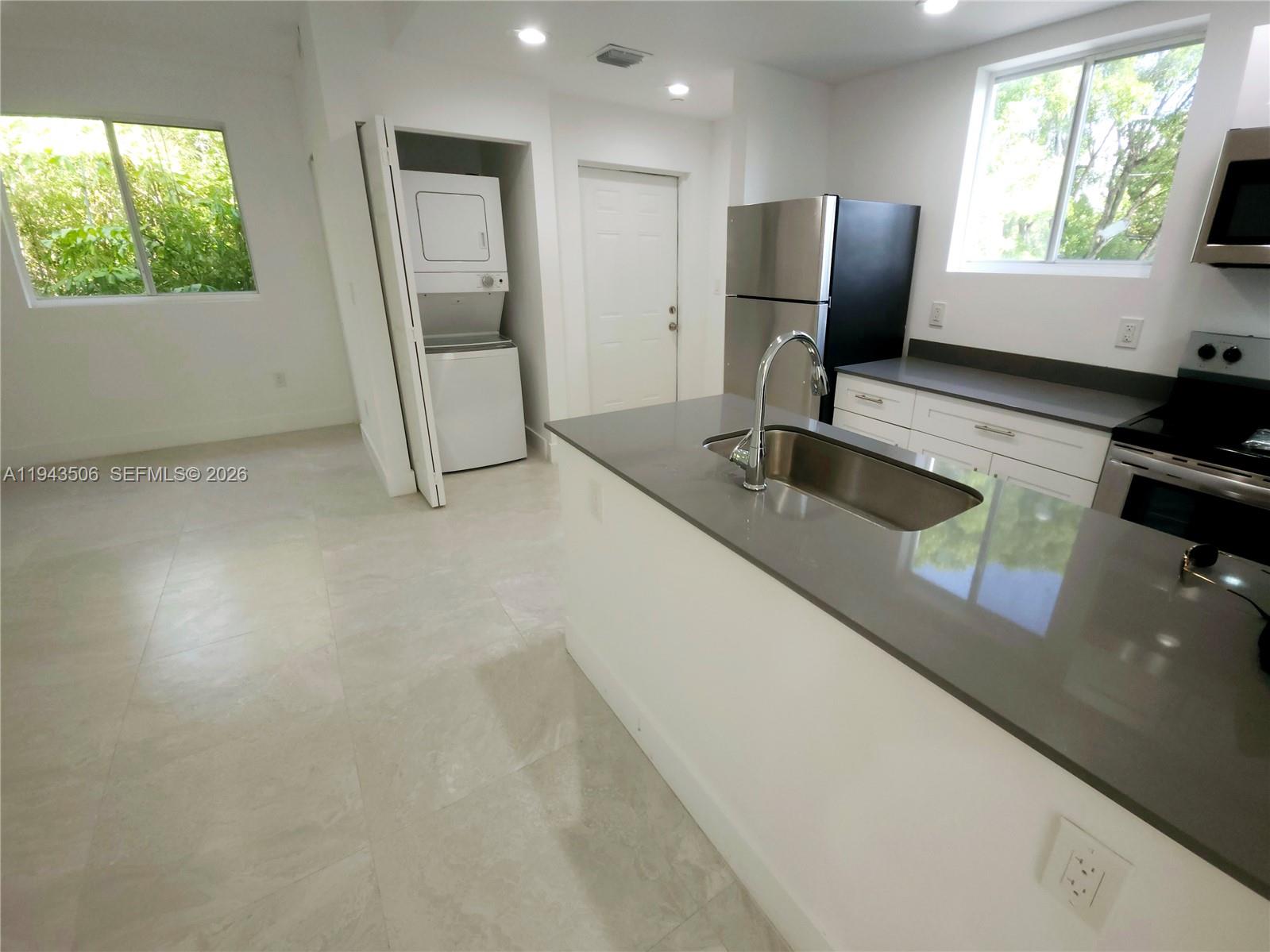 DEVONSHIRE PARK SUB - Residential Lease