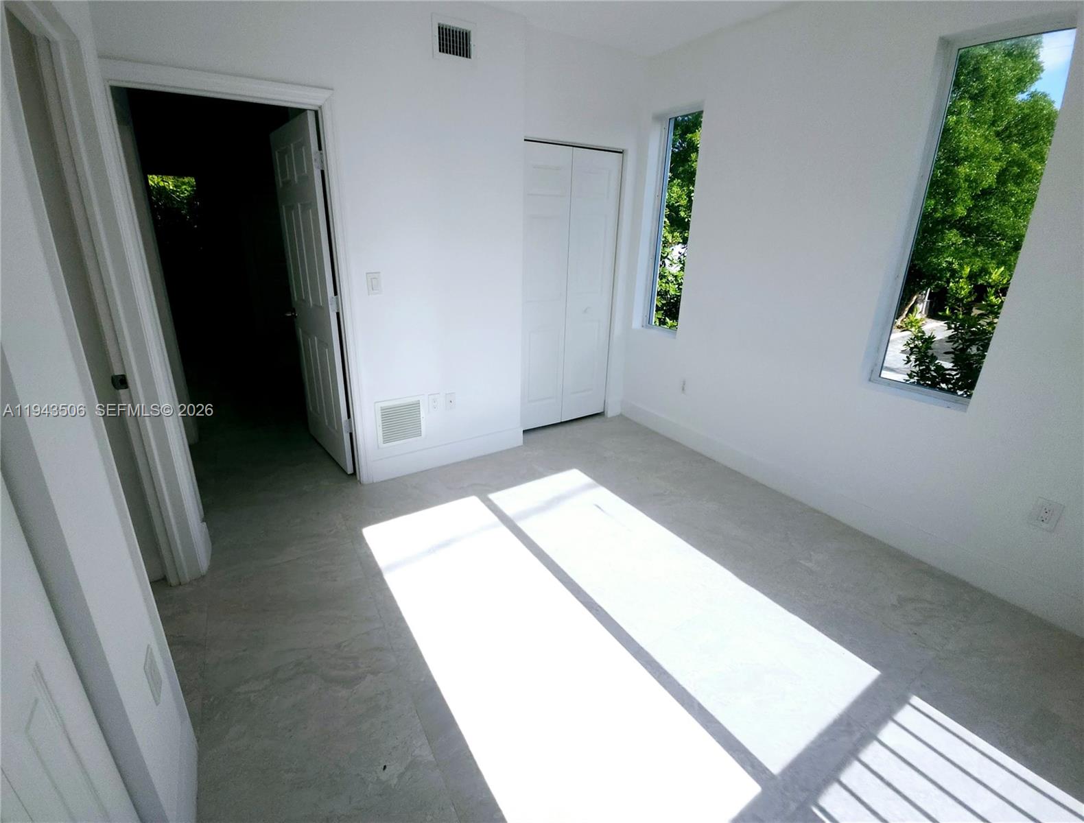 DEVONSHIRE PARK SUB - Residential Lease