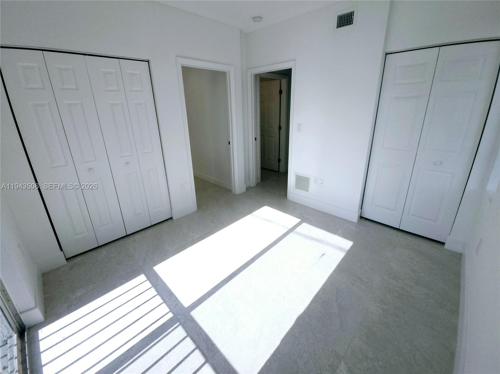 DEVONSHIRE PARK SUB - Residential Lease