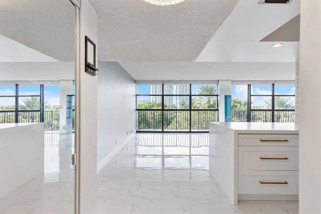 Photo of 600 Parkview Dr #509, Hallandale Beach, FL 33009 (MLS # A11952266)