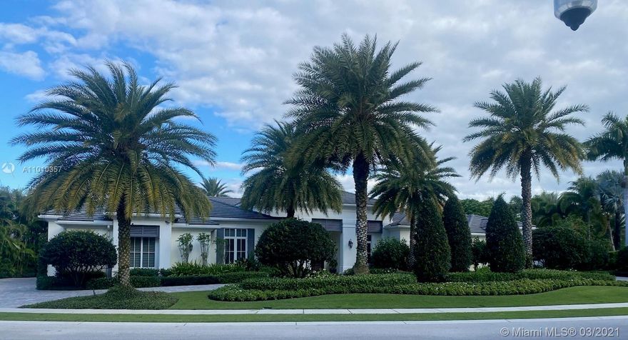 Beautiful Estate Custom Home in Frenchmans Reserve.  Luxuriously appointed throughout.  Gorgeous golf and water views.  Live the country club lifestyle with a newly renovated club and golf course.  Located near world-class dining, shopping entertainment and beaches.