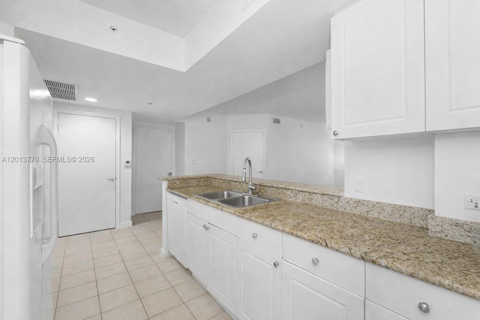 TURNBERRY ON THE GREEN CO - Residential