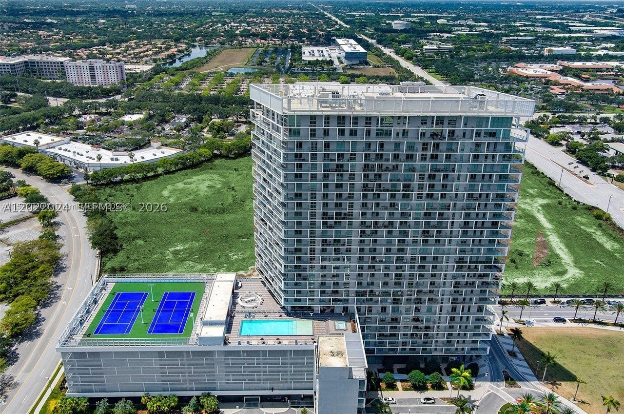 2000 Metropica Way 2202
