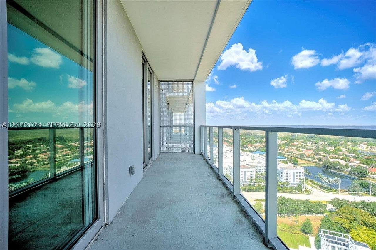 2000 Metropica Way 2202