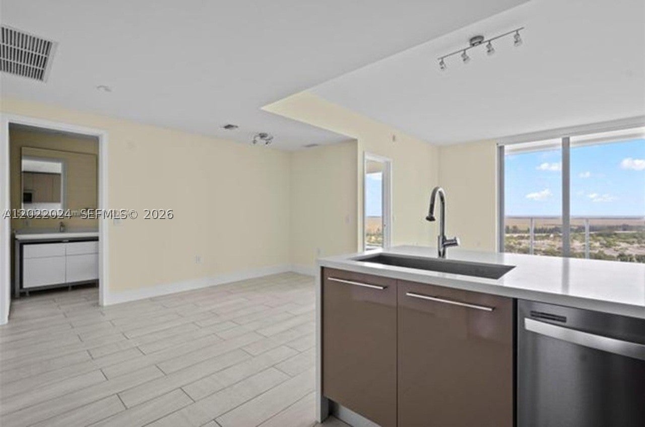 2000 Metropica Way 2202