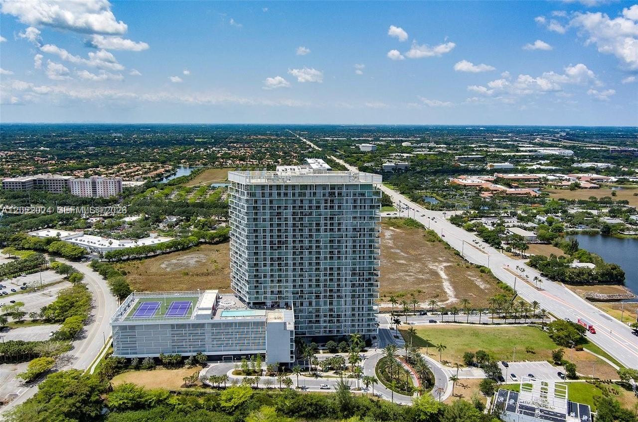 METROPICA NORTH TOWER ONE - Residential
