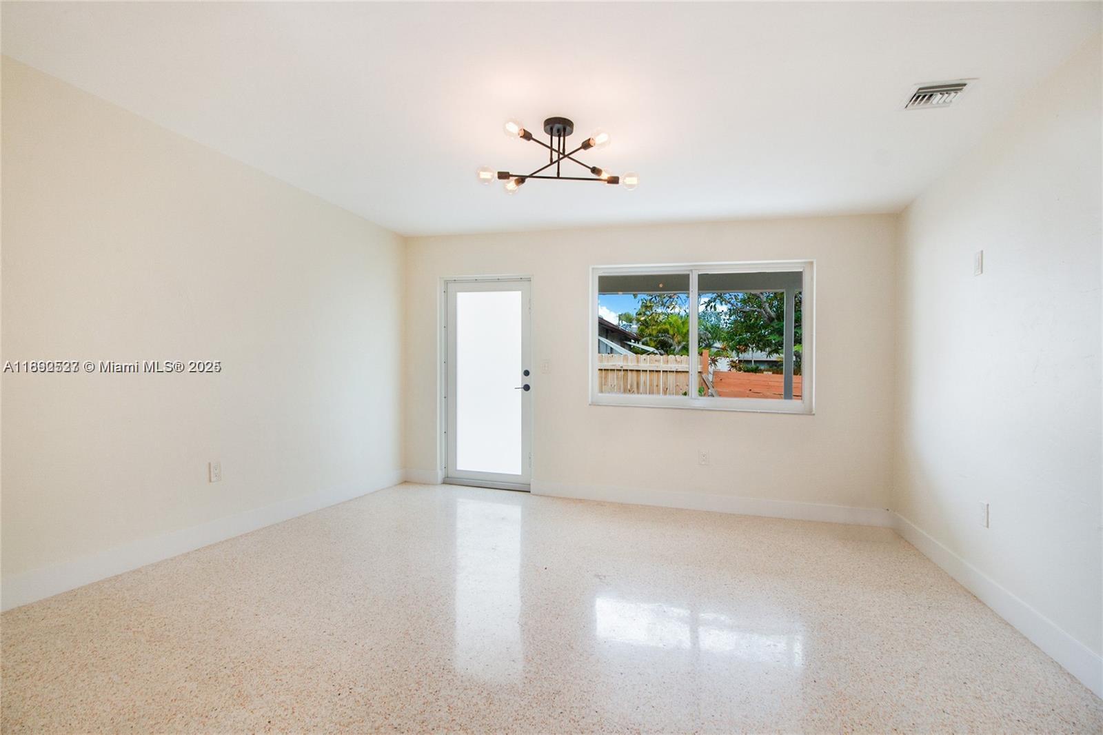 SUNSET VILLAS - Residential Lease