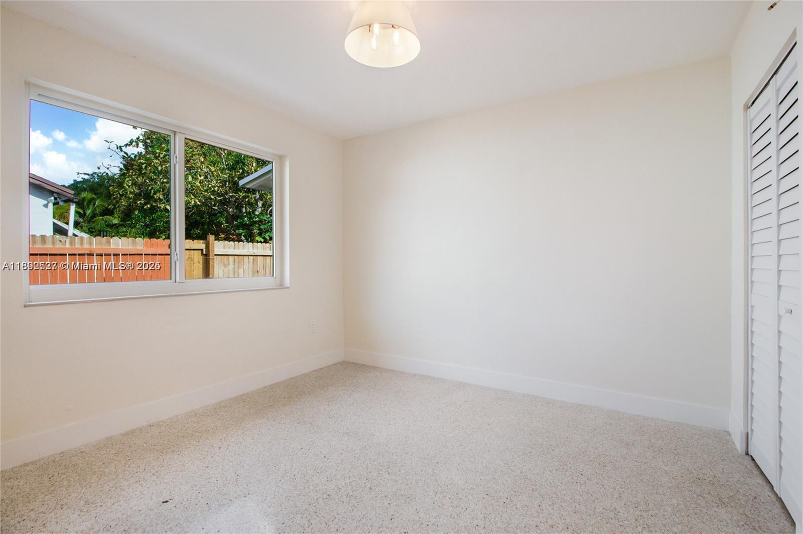 SUNSET VILLAS - Residential Lease