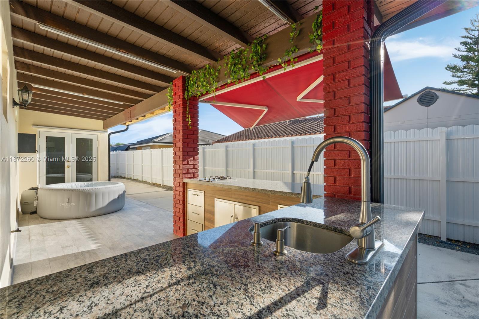 VISTA SUB 1ST ADDN AMENDE - Residential