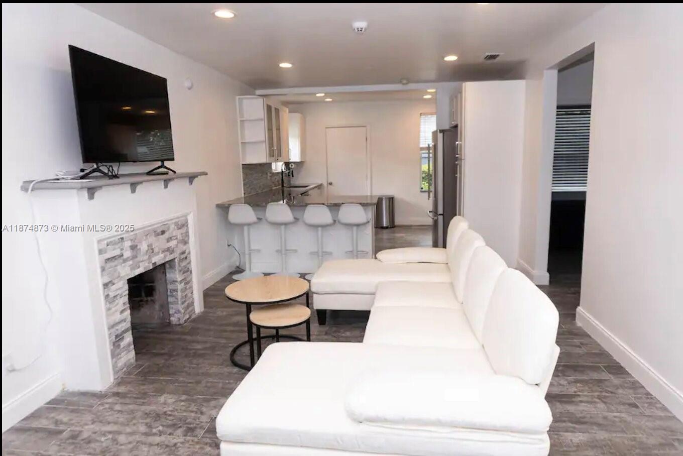 SANTA CLARA SUB - Residential