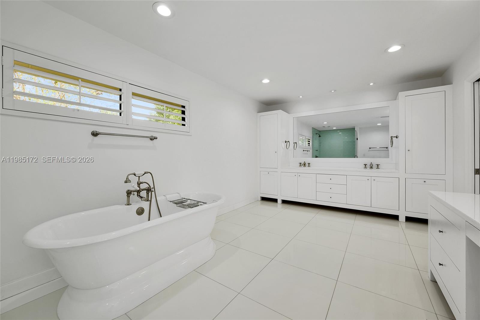 COUNTRY GROVE ESTATES - Residential