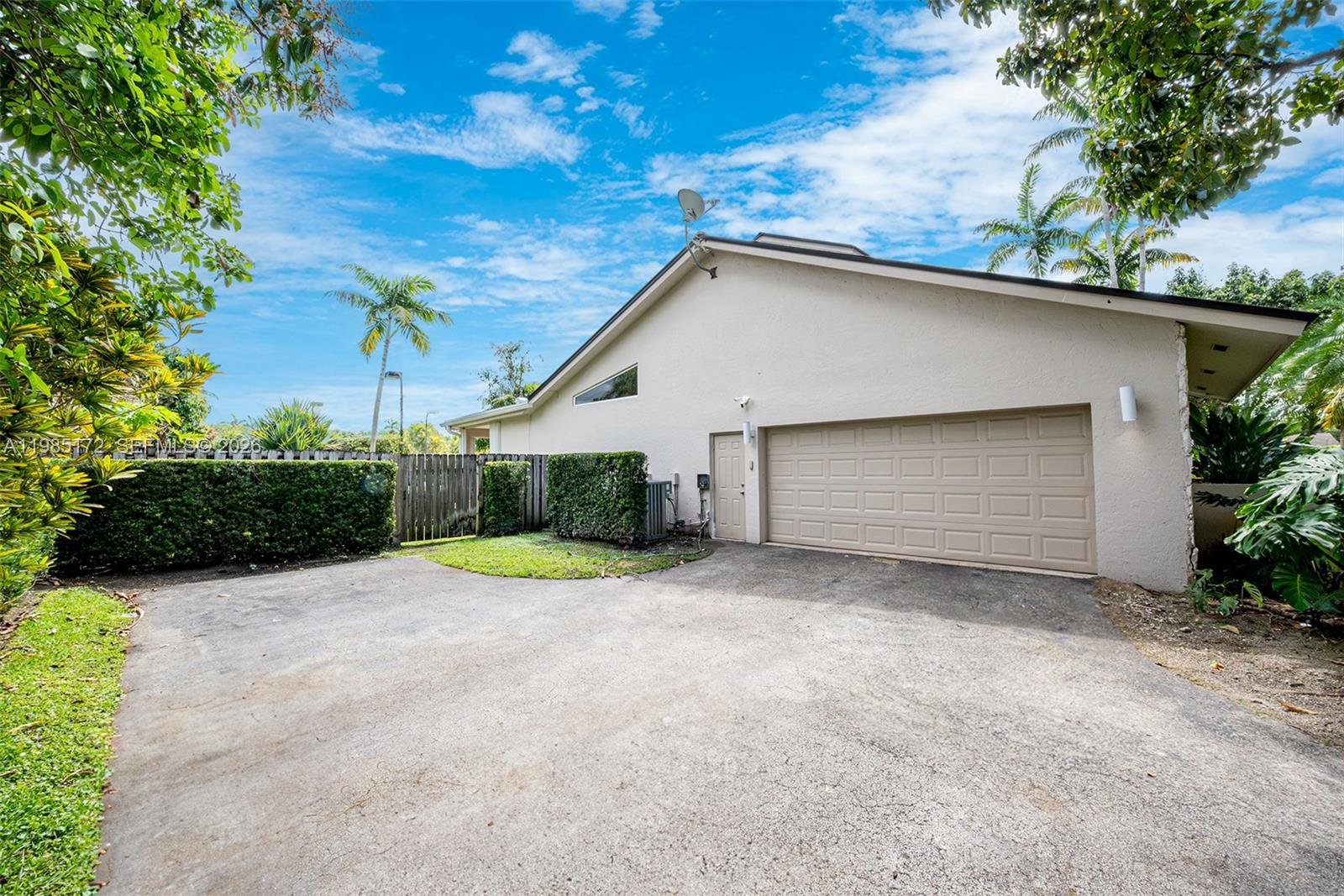 COUNTRY GROVE ESTATES - Residential