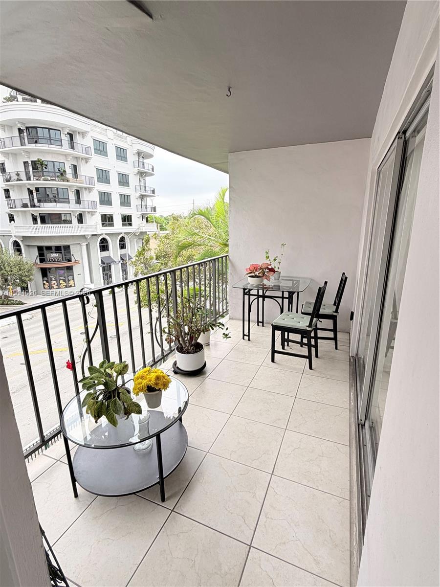 GRANADA DADELAND CONDO - Residential