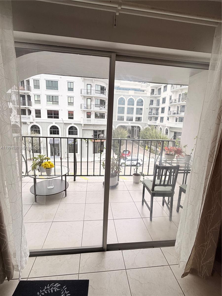 GRANADA DADELAND CONDO - Residential