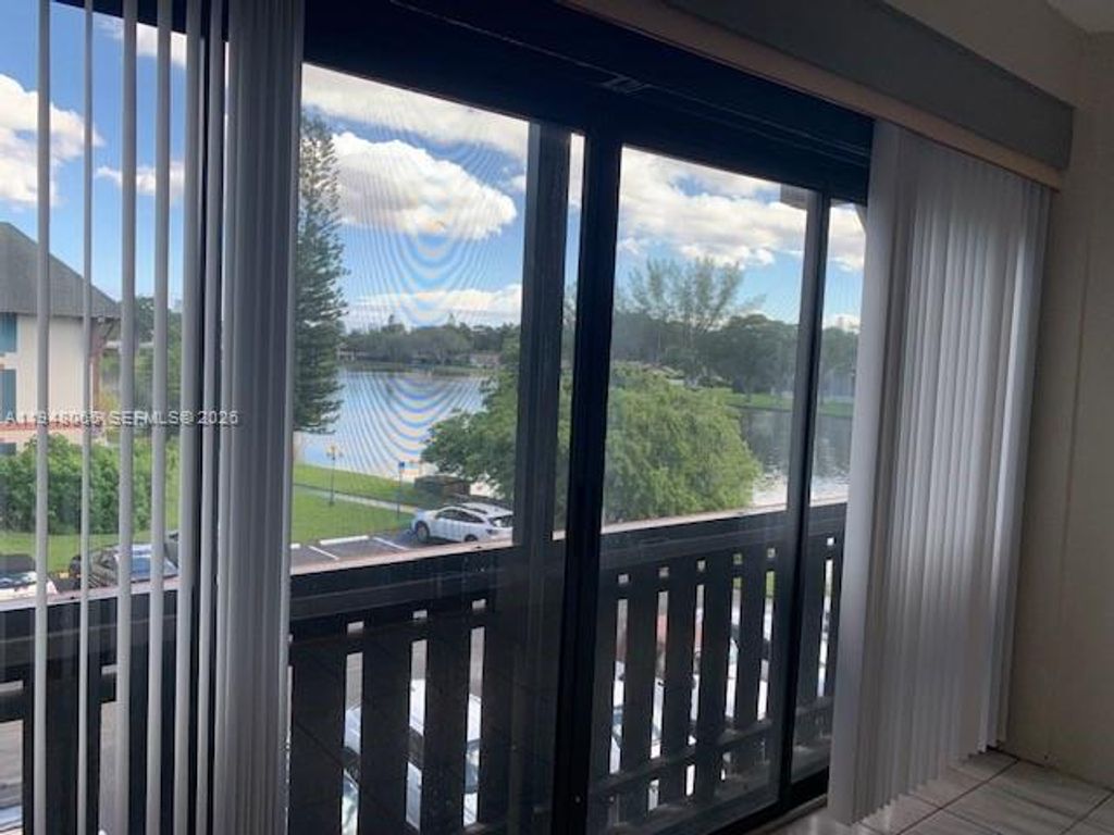 Photo of 3710 Inverrary Dr #3K, Lauderhill, FL 33319 (MLS # A11948065)