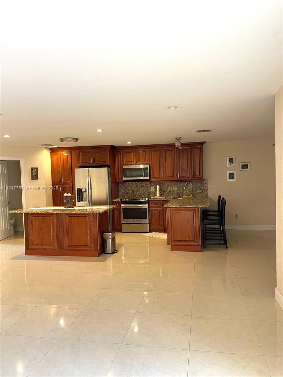 CHARLESTOWNE - Residential