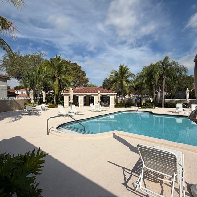 CHARLESTOWNE - Residential