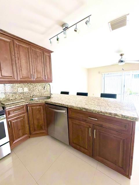 CHARLESTOWNE - Residential