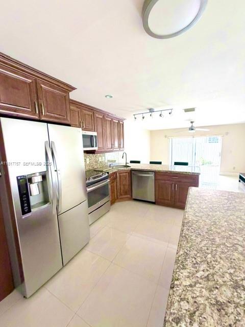 CHARLESTOWNE - Residential