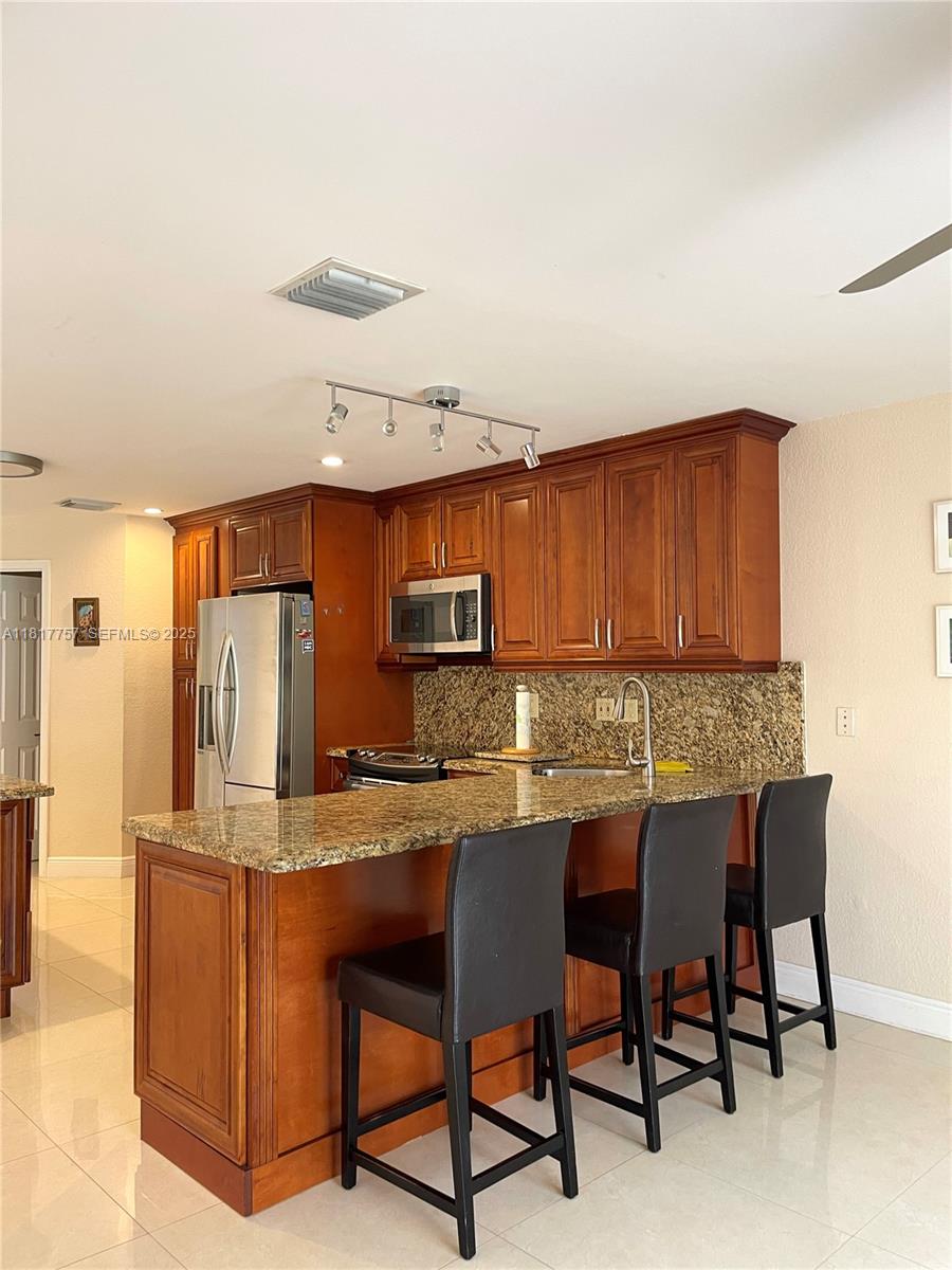 CHARLESTOWNE - Residential