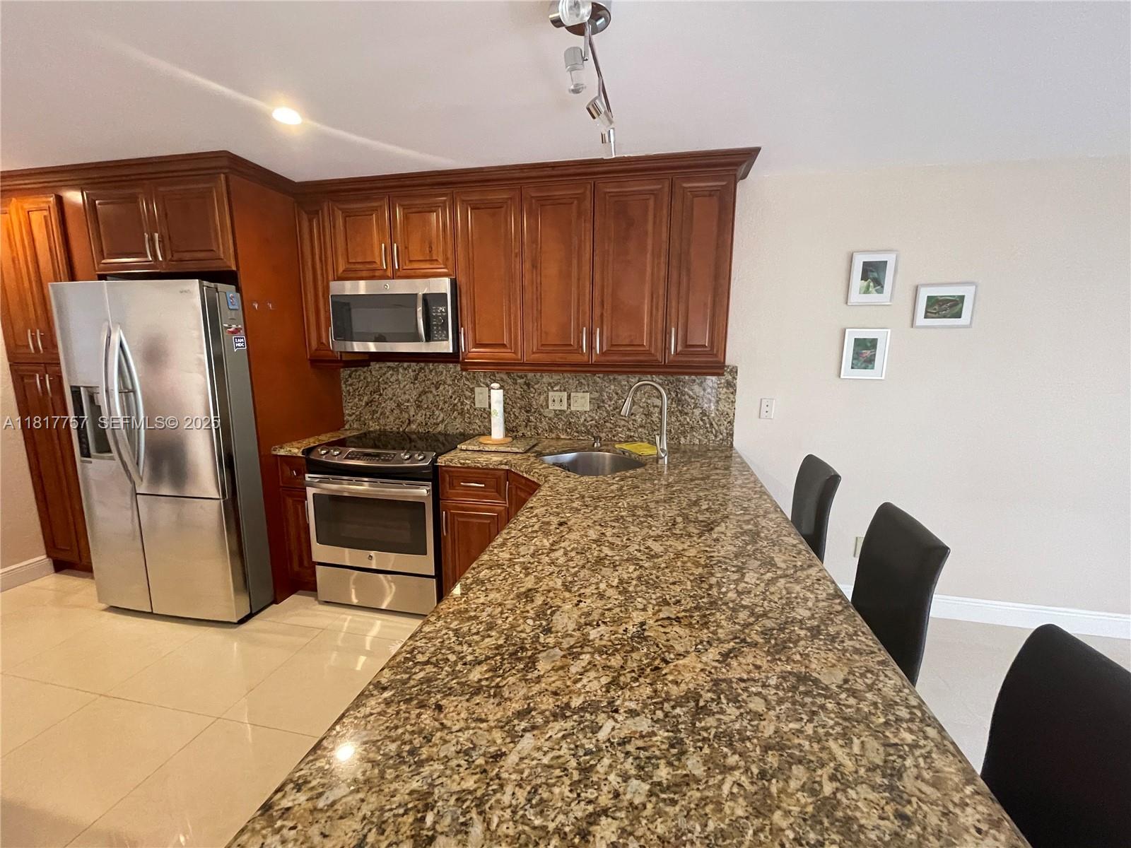 CHARLESTOWNE - Residential