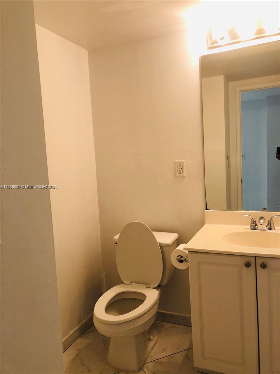 19380 Collins Ave 210