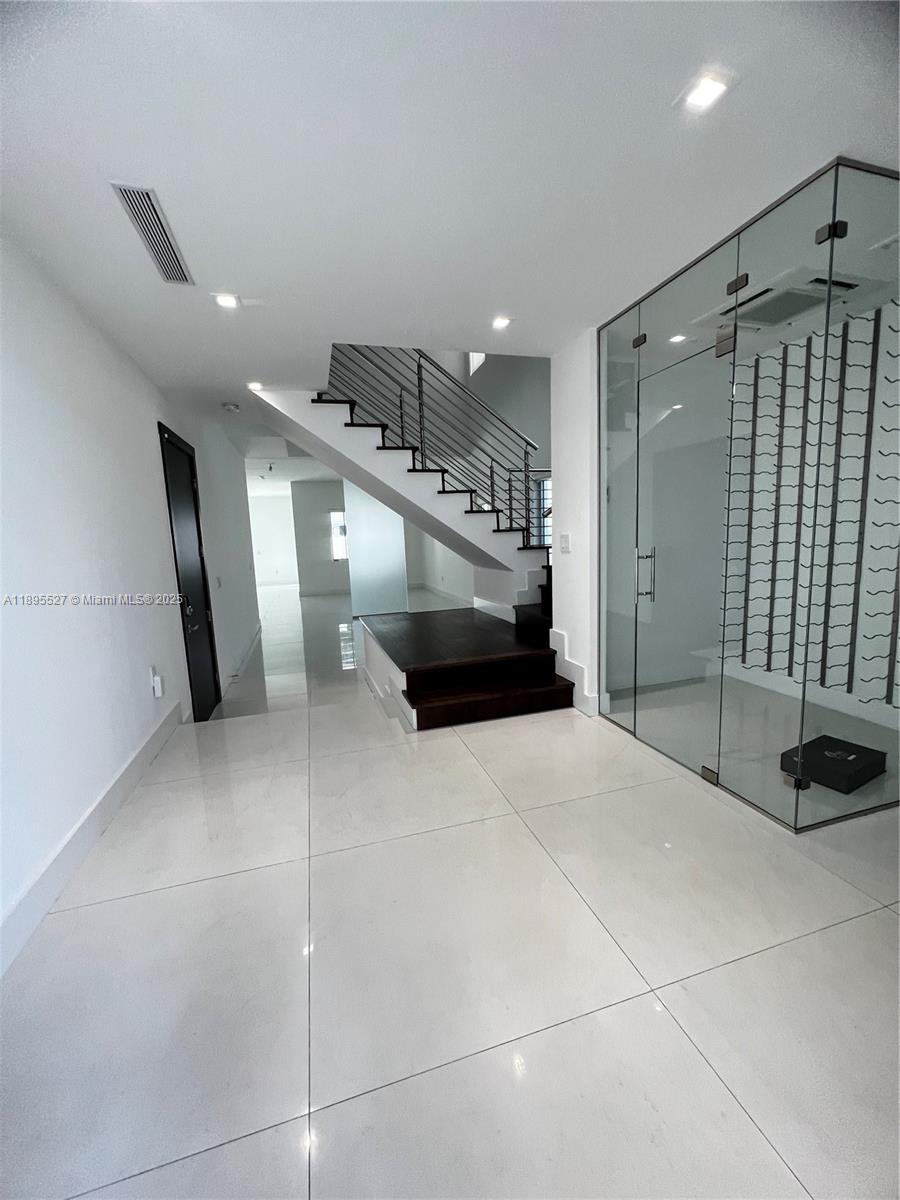 View photos, virtual tours, details... 8255 NW 34th St