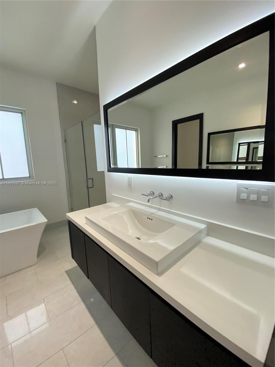 OASIS PARK SQUARE AT DORA - Residential