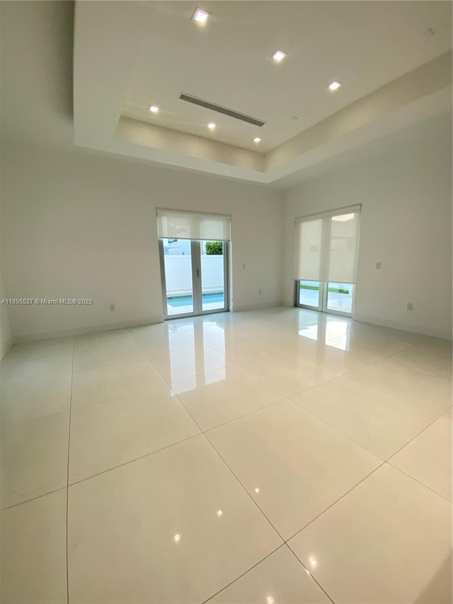 View photos, virtual tours, details... 8255 NW 34th St